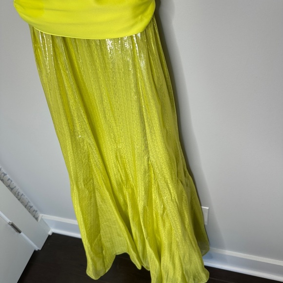 ALICE + OLIVIA Milan One Shoulder Gathered Metallic Yellow‎ Gown Size 2 NWT Gala - Picture 9 of 16